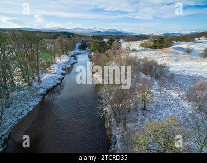 Luftaufnahme des River Carron in der Nähe von Ardgay in den schottischen Highlands von Sutherland, Schottland, Großbritannien Stockfoto