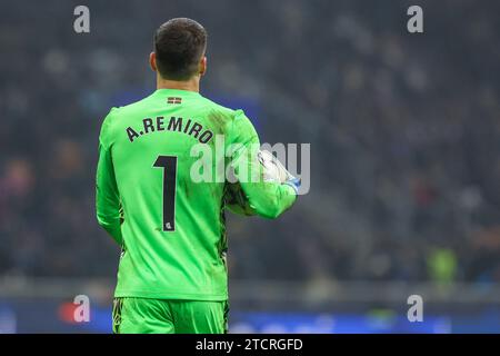 Mailand, Italien. Dezember 2023. Alejandro Remiro von Real Sociedad de Futbol wurde am 12. Dezember 2023 im Giuseppe Meazza Stadion in Mailand, Italien, während des Gruppenspiels der UEFA Champions League 2023/24 zwischen dem FC Internazionale und Real Sociedad de Futbol im Giuseppe Meazza Stadion in Mailand, Italien, gezeigt Stockfoto