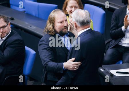 Jürgen Trittin, Buendnis 90/die Gruenen, aufgenommen im Rahmen seiner letzten Rede im Deutschen Bundestag in Berlin, 14.12.2023. Berlin Deutschland *** Jürgen Trittin, Buendnis 90 die Gruenen, aufgenommen während seiner letzten Rede im Deutschen Bundestag in Berlin, 14 12 2023 Berlin Deutschland Copyright: XFelixxZahnx Stockfoto