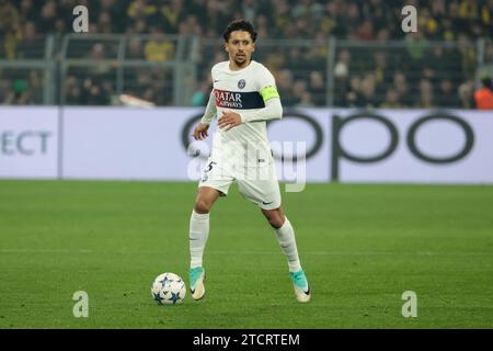 Marquinhos von PSG während des Fußballspiels der Gruppe F zwischen Borussia Dortmund und Paris Saint-Germain am 13. Dezember 2023 im Signal Iduna Park in Dortmund - Foto Jean Catuffe / DPPI Stockfoto