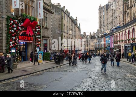 Weihnachtsdekoration in der Victoria Street, Edinburgh Stockfoto