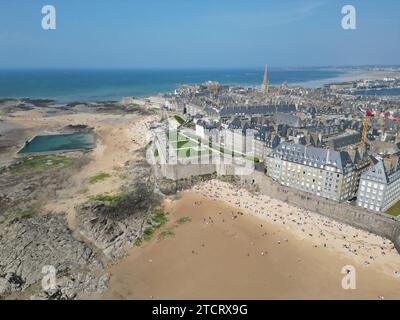 Saint-Malo Hauptstadtstrand Frankreich Drohne, Luft, Blick aus der Luft Stockfoto