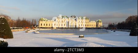 Schloss Belvedere im Dezember Schnee, Österreich Stockfoto