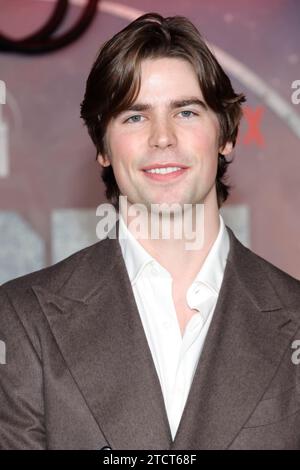 Hollywood, Ca. Dezember 2023. Patrick Luwis bei der LA Premiere von NETFLIX' Rebel Moon - Part One: A Child of Fire am 13. Dezember 2023 im TCL Chinese Theatre in Hollywood Kalifornien. Quelle: Faye Sadou/Media Punch/Alamy Live News Stockfoto