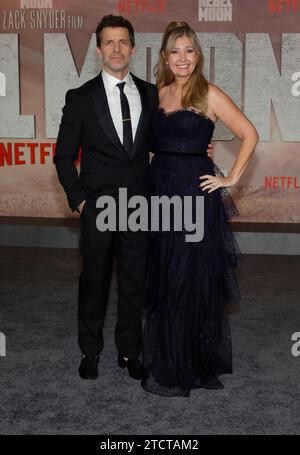 Hollywood, Ca. Dezember 2023. Zack Snyder, Deborah Snyder bei der LA Premiere von NETFLIX' Rebel Moon - Part One: A Child of Fire am 13. Dezember 2023 im TCL Chinese Theatre in Hollywood Kalifornien. Quelle: Faye Sadou/Media Punch/Alamy Live News Stockfoto