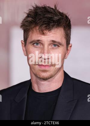 Hollywood, Usa. Dezember 2023. HOLLYWOOD, LOS ANGELES, KALIFORNIEN, USA - 13. DEZEMBER: Der US-amerikanische Schauspieler und Musiker Garrett Hedlund kommt bei der Premiere von Netflix's „Rebel Moon - Part One: A Child of Fire“ am 13. Dezember 2023 im TCL Chinese Theatre IMAX in Hollywood, Los Angeles, Kalifornien, USA. (Foto: Xavier Collin/Image Press Agency) Credit: Image Press Agency/Alamy Live News Stockfoto