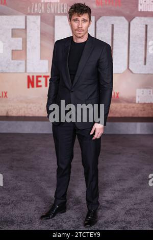 Hollywood, Usa. Dezember 2023. HOLLYWOOD, LOS ANGELES, KALIFORNIEN, USA - 13. DEZEMBER: Der US-amerikanische Schauspieler und Musiker Garrett Hedlund kommt bei der Premiere von Netflix's „Rebel Moon - Part One: A Child of Fire“ am 13. Dezember 2023 im TCL Chinese Theatre IMAX in Hollywood, Los Angeles, Kalifornien, USA. (Foto: Xavier Collin/Image Press Agency) Credit: Image Press Agency/Alamy Live News Stockfoto