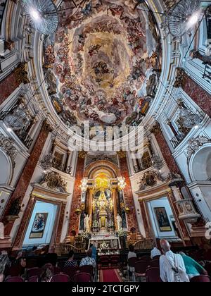 Valencia, Spanien - 3. September 2022: Die Kathedrale von Valencia, auch als Marienkathedrale bekannt, ist eine römisch-katholische Kirche in Valencia. Stockfoto