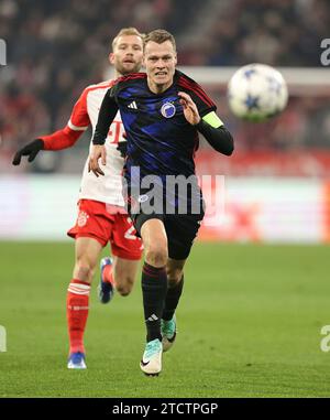 München, Deutschland. November 2023. firo: 29. November 2023, Fußball, Champions League, Saison 2023/2024, 5. Spieltag, FC Bayern München - FC Kopenhagen 0:0, Viktor Claesson, FC Kopenhagen, ganze Figur, Quelle: dpa/Alamy Live News Stockfoto