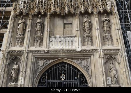 Kathedrale von Canterbury, Kent, Südwestveranda in Großbritannien Stockfoto