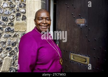 Rose Hudson-Wilkin, Bischof von Dover, vor ihrem Büro in Canterbury, England, Großbritannien Stockfoto