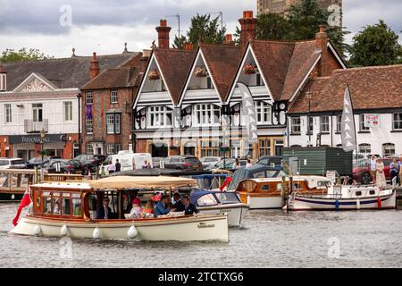 Großbritannien, England, Oxfordshire, Henley on Thames, Themse während der Regatta-Woche Stockfoto