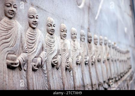 Phap Vien Minh Dang Quang Pagode. Sangha. Almosen von Mönchen. Ho-Chi-Minh-Stadt. Vietnam. Stockfoto