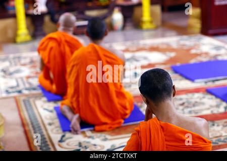 buddhistischer Tempel von Munirensay. Buddhistische Mönche beten den Buddha. Can Tho. Vietnam. Stockfoto