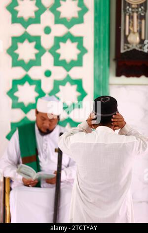 Jamiul Azhar Moschee. Das freitagsgebet (Salat). Predigt von Imam. Vietnam. Stockfoto