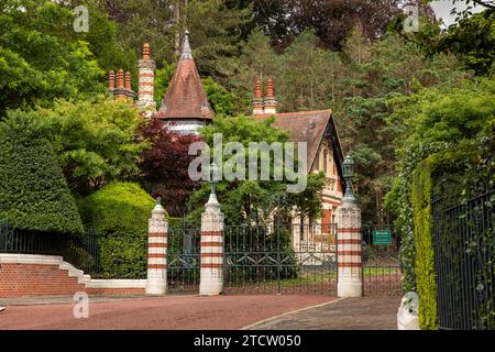 Großbritannien, England, Oxfordshire, Henley on Thames, Gravel Hill, Tore zum Friar Park, George Harrison Familienheim Stockfoto