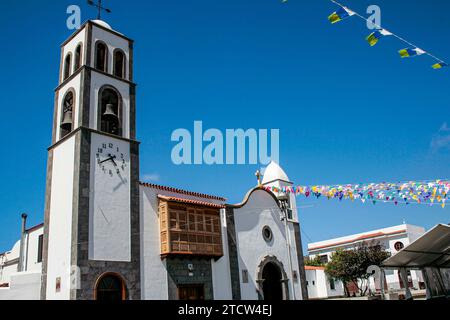 Santiago del Teide, Teneriffa, Comunidad Autonoma des Canarias, Spanien. Parroquia de San Fernando Rey (1679). Stockfoto