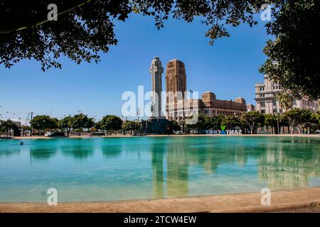 Santa Cruz de Teneriffa, Teneriffa, Comunidad Autonoma des Canarias, Spanien. Plaza España (Spanien-Platz), der große Brunnen. Stockfoto