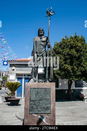 Santiago del Teide, Teneriffa, Comunidad Autonoma des Canarias, Spanien. Denkmal für die Guanche Alonso Diaz. Stockfoto