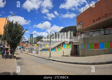 Bogota-Kolumbien-13-12-2023. Blick auf das Touristenviertel La Candelaria in der Innenstadt von Bogota. (Foto: Jose Bula) Stockfoto