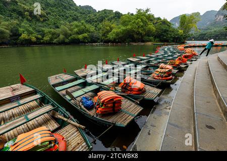 Der Hafen für Bootstouren in Trang an in Vietnam Stockfoto