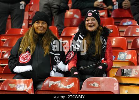 Eintracht-Fans in den Tribünen vor dem Gruppenspiel der UEFA Europa Conference League im Pittodrie-Stadion in Aberdeen. Bilddatum: Donnerstag, 14. Dezember 2023. Stockfoto