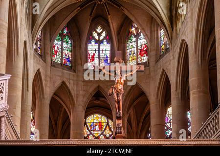 Jesus Christus am Kreuz, geschnitzt von Ulrich von Grienewald, in der Kirche Saint-Etienne-du-Mont, Paris, Frankreich Stockfoto