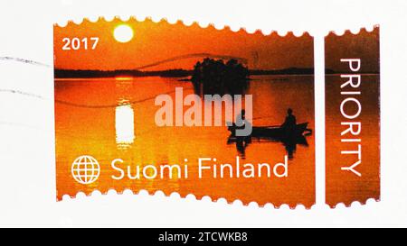 MOSKAU, RUSSLAND - 19. NOVEMBER 2023: Briefmarke gedruckt in Finnland zeigt Sound of Silence - Seasons of Finnish Nature, Serie, um 2017 Stockfoto