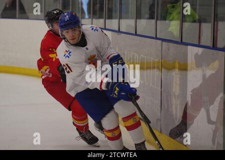 Dumfries, 11. Dezember 2023. Hugo Casaus spielte 2024 für Spanien gegen China in einem IIHF Eishockey U20 World Championship, Division II, Gruppe A Spiel im Dumfries Ice Bowl. Quelle: Colin Edwards Stockfoto