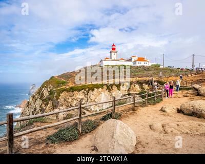 Der Leuchtturm von Cabo da Roca (Farol do Cabo da Roca) ist ein Leuchtturm am westlichsten Punkt des europäischen Kontinents in Sintra Portugal Stockfoto