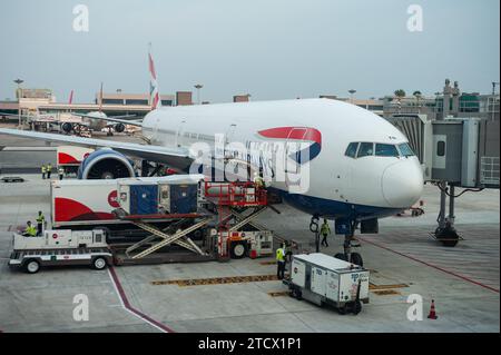 14.09.2018, Singapur, Republik Singapur, Asien - British Airways Boeing 777-300 er Passagierflugzeuge werden am Flughafen Changi angedockt. Stockfoto