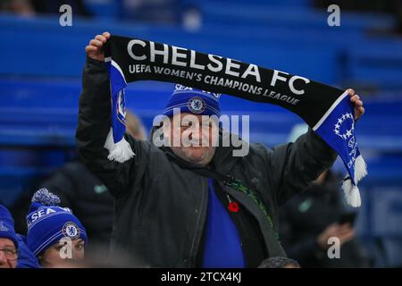 14. Dezember 2023; Stamford Bridge, London, England: UEFA Womens Champions League Football, Chelsea versus Hacken Women; Chelsea Fans Stockfoto