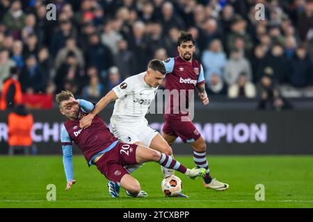 *** Während des Spiels der UEFA Europa League zwischen West Ham United und SC Freiburg im London Stadium, Queen Elizabeth Olympic Park, London, England am 14. Dezember 2023. Foto von Phil Hutchinson. Nur redaktionelle Verwendung, Lizenz für kommerzielle Nutzung erforderlich. Keine Verwendung bei Wetten, Spielen oder Publikationen eines einzelnen Clubs/einer Liga/eines Spielers. Quelle: UK Sports Pics Ltd/Alamy Live News Stockfoto