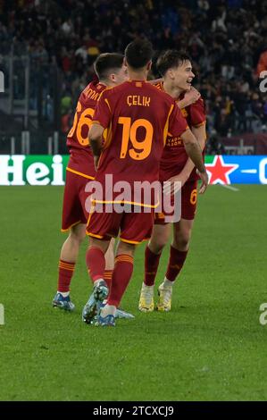 Stadio Olimpico, Rom, Italien. Dezember 2023. Europa League Football; Roma gegen Sheriff Tiraspol; Niccolo Pisilli von AS Roma feiert, nachdem er in der 93. Minute das Tor für 3-0 erzielt hat. Credit: Action Plus Sports/Alamy Live News Stockfoto