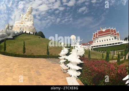 Szene des buddhistischen Chruchs im Tempel Wat Huay Pla Kang. Befindet sich in der Provinz Chiang Rai in Thailand. Stockfoto