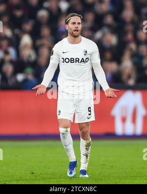 London, Großbritannien. Dezember 2023. SC Freiburg's Lucas Holer im Einsatz während des Spiels West Ham United FC gegen SC Freiburg UEFA Europa League Group A im London Stadium, London, England, Vereinigtes Königreich am 14. Dezember 2023 Credit: Every Second Media/Alamy Live News Stockfoto