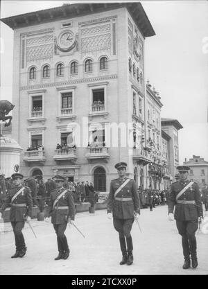 12/11/1959. Lieferung von Land-, See- und Luftschiffen an Prinz Juan Carlos de Borbón an der Allgemeinen Militärakademie von Saragossa. Im Bild zieht der Prinz kurz nach Eingang der Entsendungen um. Quelle: Album / Archivo ABC / Teodoro Naranjo Domínguez Stockfoto