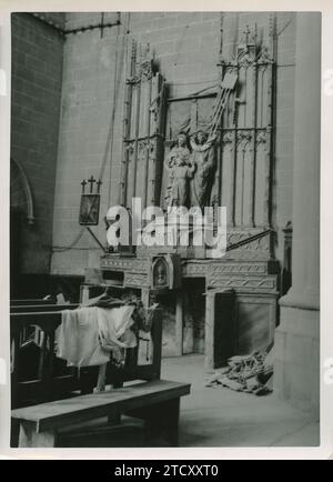 Huesca, Juli 1937. Spanischer Bürgerkrieg. Auswirkungen der Bombenanschläge auf die Kathedrale von Huesca. Quelle: Album/Archivo ABC Stockfoto