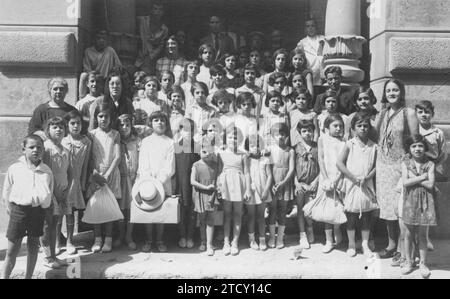 01/01/1931. Schulkolonien in Cartagena. Mädchen, die die vom stadtrat subventionierte Schulkolonie bilden, als sie nach Cabo de Palos aufbrechen. Quelle: Album / Archivo ABC / Juan Sáez Stockfoto