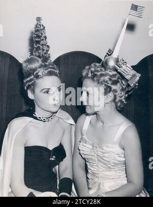 In The Image, zwei neugierige Frisuren aus dem Jahr 1938. Quelle: Album / Archivo ABC / Vidal Stockfoto