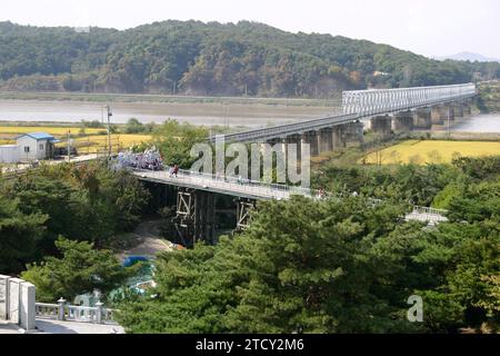 Panmunjon, 10.11.2006. Entmilitarisierte Zone zwischen den beiden Koreas. Das "Niemandsland" zwischen den beiden Koreas ist seit mehr als einem halben Jahrhundert vor der Hand des Menschen geschützt. Foto: Pablo M. Díez. ARCHDC. Quelle: Album / Archivo ABC / Pablo M. Díez Stockfoto