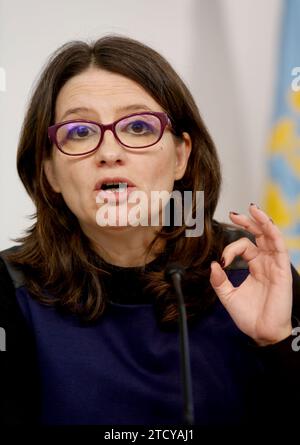 Valencia, 20.11.2015. Monica Oltra auf der Consell Pressekonferenz. Foto: Rober Solsona ARCHDC. Quelle: Album / Archivo ABC / Rober Solsona Stockfoto