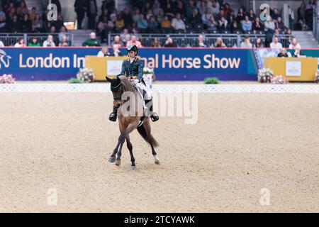 Abigail Lyle of Ireland mit Giraldo während der FEI Dressage World Cup Freestyle auf der London International Horse Show am 14. Dezember 2023, London Excel Centre, Vereinigtes Königreich (Foto: Maxime David - MXIMD Pictures) Stockfoto