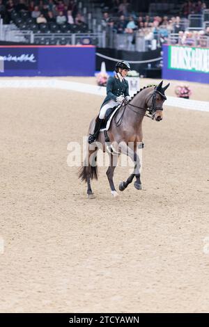 Abigail Lyle of Ireland mit Giraldo während der FEI Dressage World Cup Freestyle auf der London International Horse Show am 14. Dezember 2023, London Excel Centre, Vereinigtes Königreich (Foto: Maxime David - MXIMD Pictures) Stockfoto