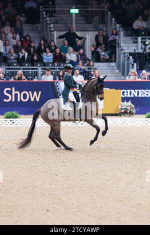 Abigail Lyle of Ireland mit Giraldo während der FEI Dressage World Cup Freestyle auf der London International Horse Show am 14. Dezember 2023, London Excel Centre, Vereinigtes Königreich (Foto: Maxime David - MXIMD Pictures) Stockfoto