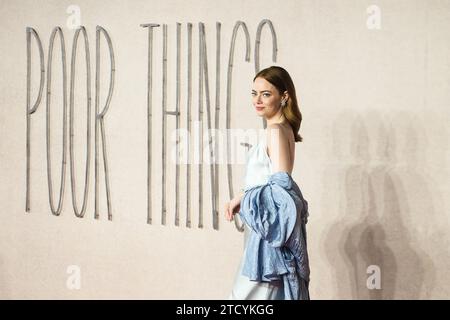 London, Großbritannien. Emma Stone fotografierte am 14 . Dezember 2023 die Teilnahme an der Poor Things UK Gala Screening im Barbican Centre . Bild von Julie Edwards. Stockfoto