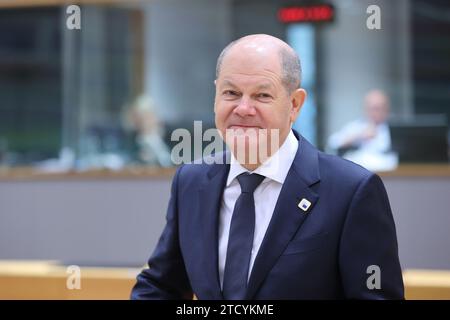 (231215) -- BRÜSSEL, 15. Dezember 2023 (Xinhua) -- Bundeskanzler Olaf Scholz nimmt am 14. Dezember 2023 an einem Treffen der Staats- und Regierungschefs der Europäischen Union (EU) in Brüssel, Belgien, Teil. Die Staats- und Regierungschefs der EU haben am Donnerstag vereinbart, EU-Beitrittsgespräche mit der Ukraine und der Republik Moldau aufzunehmen und Georgien den Kandidatenstatus zu gewähren. (Xinhua/Zhao Dingzhe) Credit: Xinhua/Alamy Live News Stockfoto