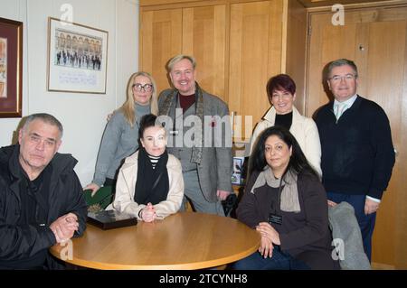 Sean Kennedy, Kelly Barker, Dr. Anna Kennedy OBE, Lisa Robins, Tally North, Steven Smith, Sir Robert Buckland, das Team von AKO im Portcullis House trifft Sir Robert Buckland, Vorsitzender der Parlamentsgruppe für Autismus. (Terry Scott/SPP) Stockfoto