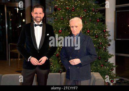 Matthias Killing und Jose Carreras bei der 29. JosÃ Carreras Gala 2023 in der Medienstadt Leipzig. Leipzig, 14.12.2023 *** Matthias Killing und Jose Carreras auf der 29 JosÃ Carreras Gala 2023 in der Medienstadt Leipzig Leipzig, 14 12 2023 Foto:XF.xKernx/xFuturexImagex carreras Gala 3204 Stockfoto