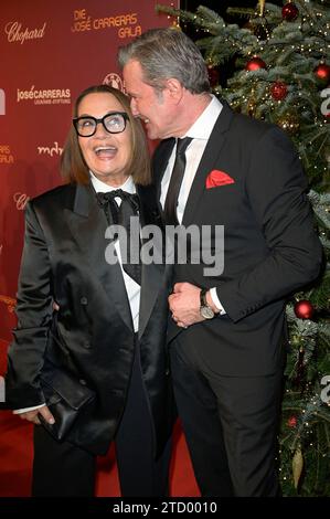 Jenny Jürgens und John Jürgens bei der 29. JosÃ Carreras Gala 2023 in der Medienstadt Leipzig. Leipzig, 14.12.2023 *** Jenny Jürgens und John Jürgens auf der 29 JosÃ Carreras Gala 2023 in der Medienstadt Leipzig Leipzig, 14 12 2023 Foto:XF.xKernx/xFuturexImagex carreras Gala 3285 Stockfoto